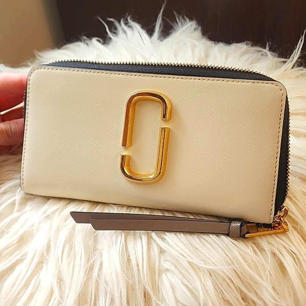 Marc Jacobs Continental Wallet